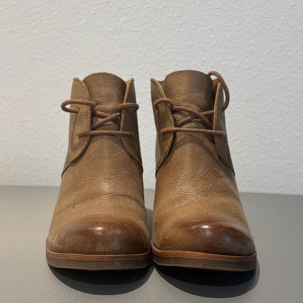 Kirk’s by Kirk-Ease Tan Leather Ankle Booties